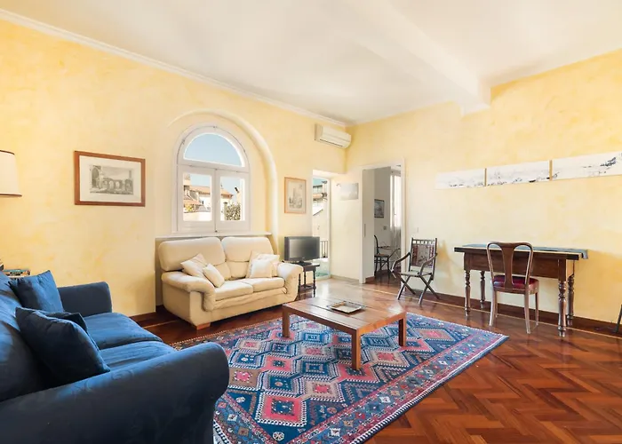 Trevi Comfortable With Terrace | Romeloft Appartement Rome
