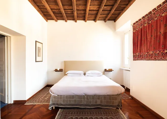 Appartamento Trevi Comfortable With Terrace | Romeloft Roma